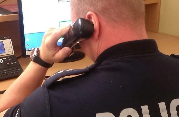 Podczas interwencji w jednym z domów na terenie Działdowa policjanci zatrzymali 51-latka. Mężczyzna znęcał się fizycznie i psychicznie nad swoją żoną. Wczoraj Prokuratura Rejonowa w Działdowie zastosowała wobec podejrzanego policyjny dozór i zakaz zbliżania się do pokrzywdzonej.